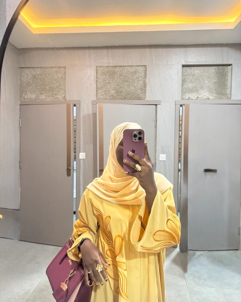 Signed Luxe community style